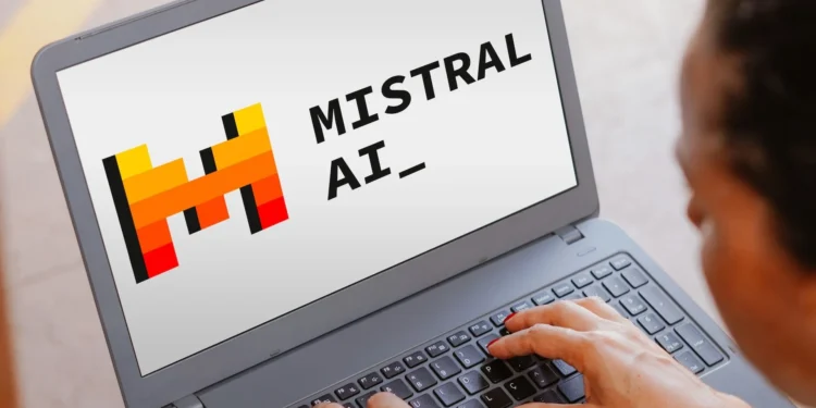 Mistral 发布针对笔记本电脑和手机优化的最新 AI 模型 性能优于Llama 和 Gemma 模型